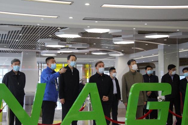 全国人大常委会副委员长艾力更・依明巴海到okpay钱包通州项目开展科普法执法检查